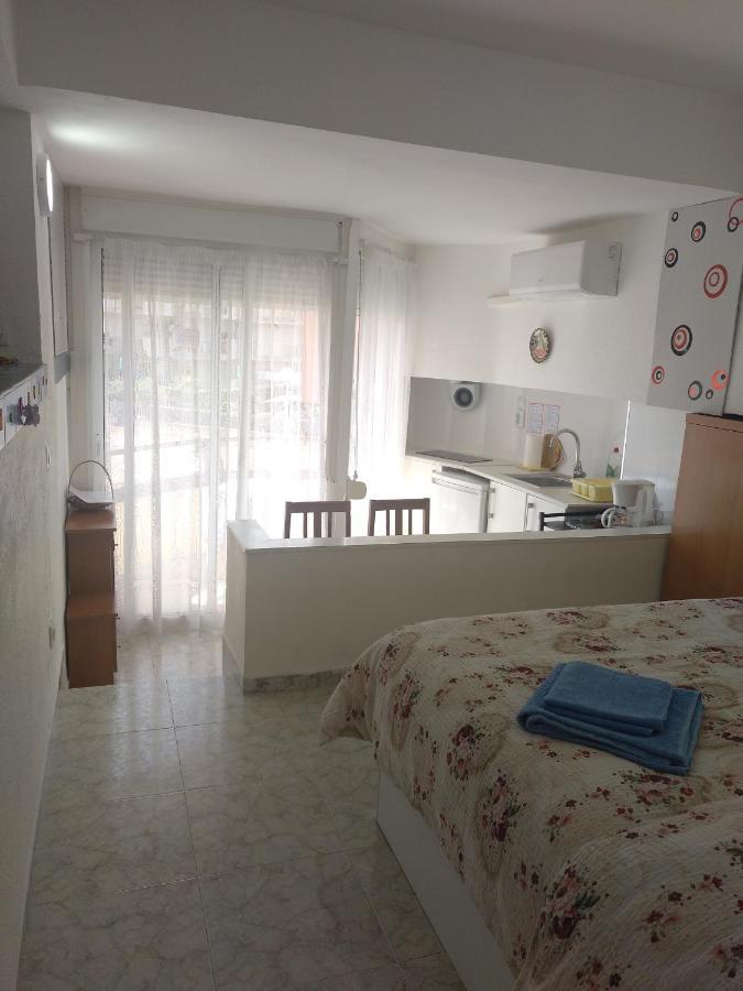 La Pineda Beach Studio Near Port Aventura Apartment Exterior photo